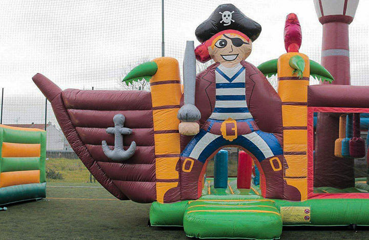 insuflável barco pirata